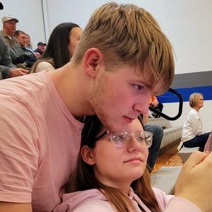 Meet your Posher, Logan